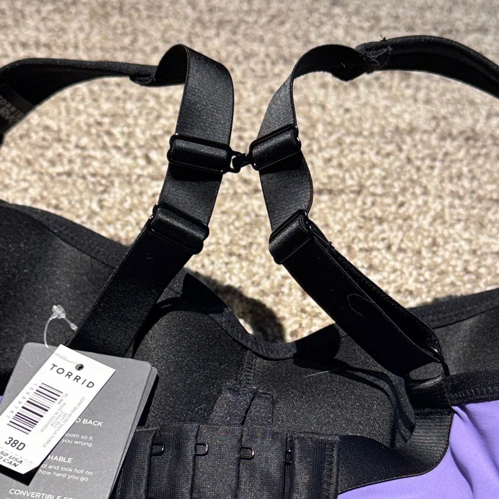 Torrid Dahlia Purple and Black Sport’s Bra - 38D - NWT - Picture 5 of 7